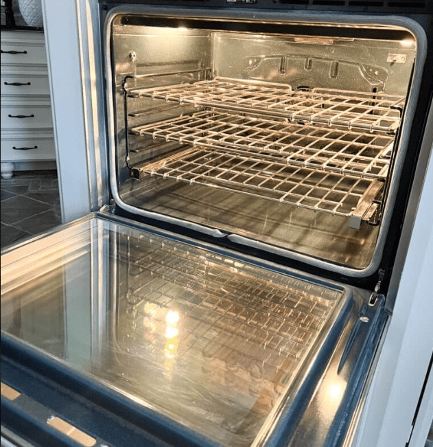 How to Clean Your Oven in Minutes